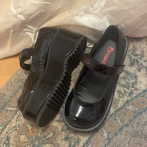 black demonia dollie 01